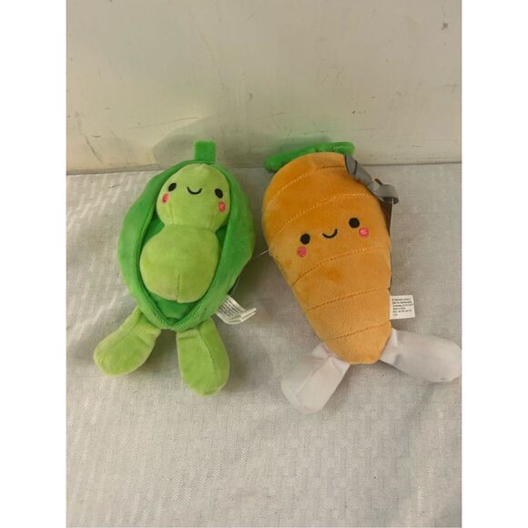 Hallmark Peas and Carrots 6" plush - Picture 2 of 5
